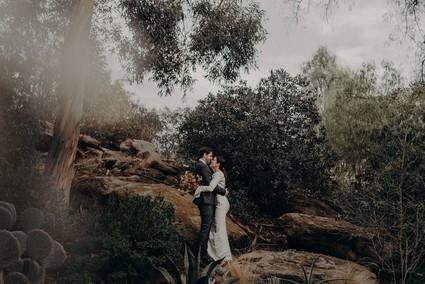 Minimal modern fall wedding at Hummingbird Nest Ranch with ALL dried flowers Inspiration