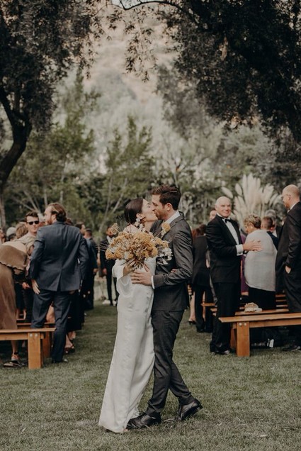 Minimal modern fall wedding at Hummingbird Nest Ranch with ALL dried flowers