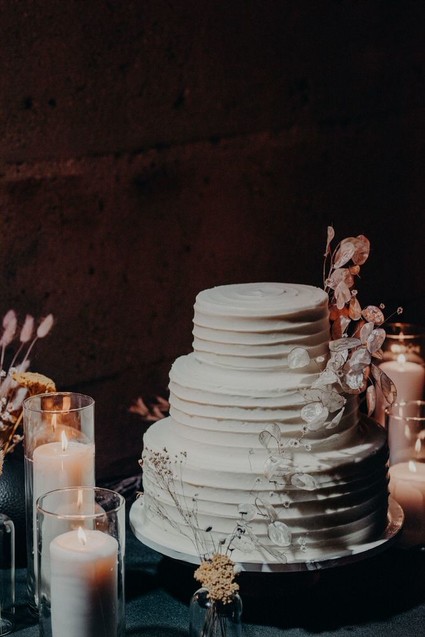 Minimal modern fall wedding at Hummingbird Nest Ranch with ALL dried flowers