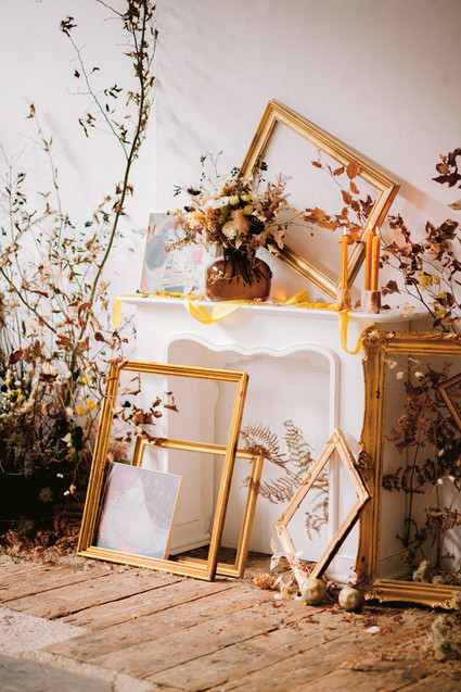 Delicate earth tone fall wedding ideas with dried flowers and lots of white