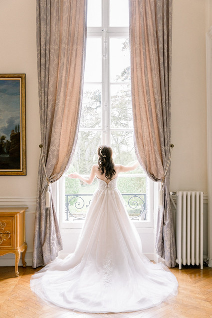 How to plan a Paris destination wedding at a French chateau