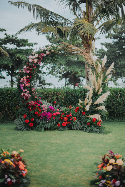 Tropical ceremony hoop