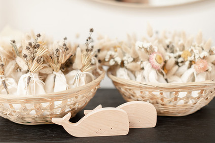 summer baby shower with dried florals