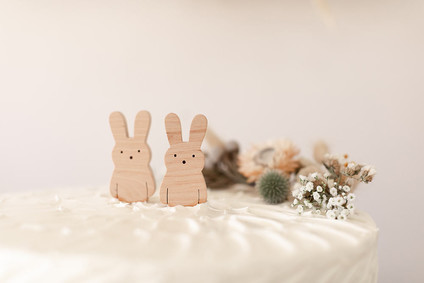 summer baby shower with dried florals