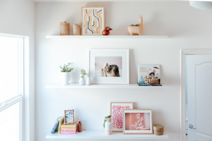 Floating shelf decor