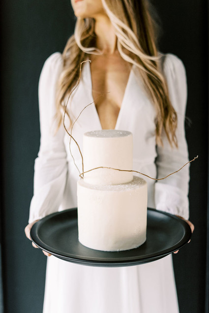 Minimalist wedding cake