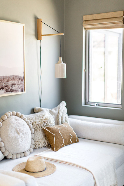 modern guest bedroom