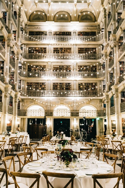 A wintery library wedding with the most magical reception / George Peabody Library Inspiration