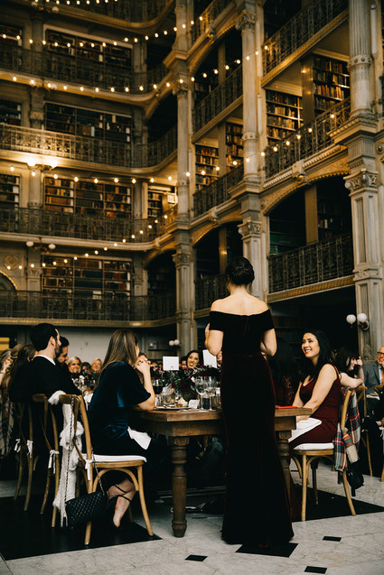 A wintery library wedding with the most magical reception / George Peabody Library