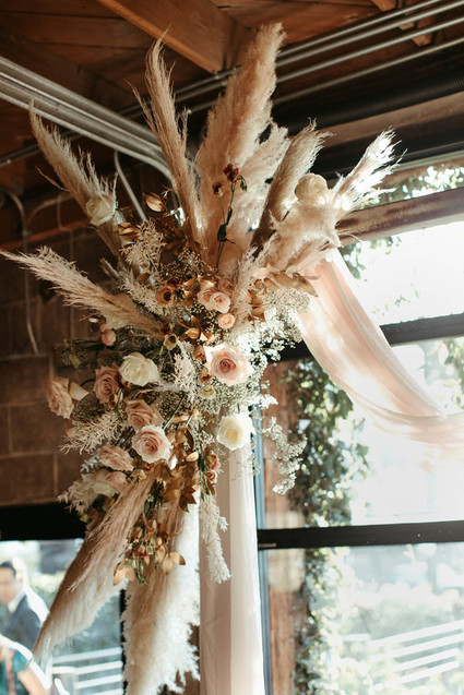 rose and babies breath ceremony