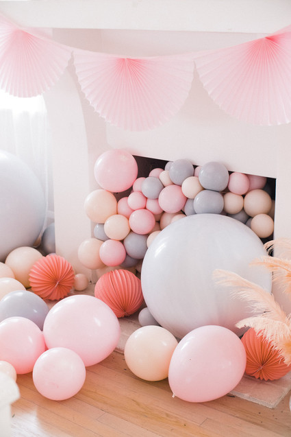 balloon fireplace decoration