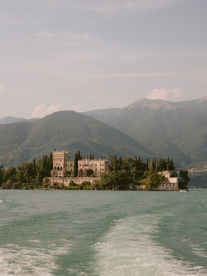 destination wedding at Isola del Garda in Italy
