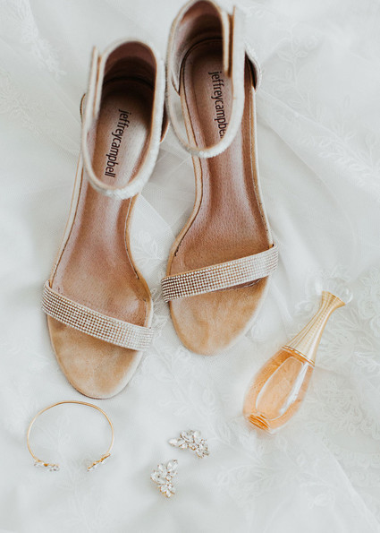 chic wedding details