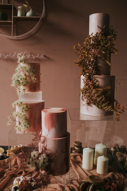 dried flower wedding cakes