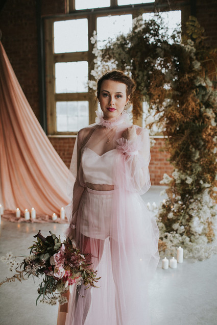 dusty pink wedding flowers