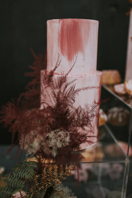 dried flower wedding cakes