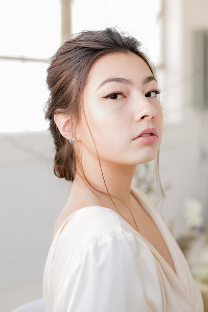 minimalist bridal makeup