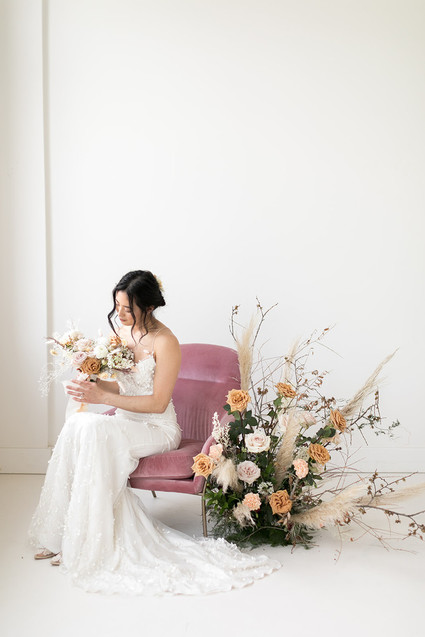 how to use dried flowers in your wedding