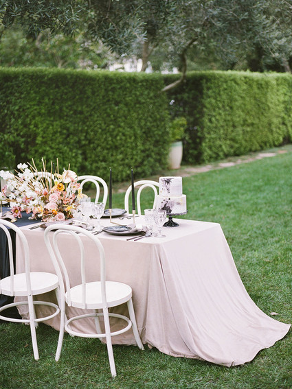 duo tone color block wedding inspiration
