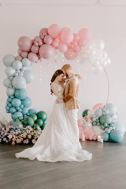 Balloon arch wedding ceremony