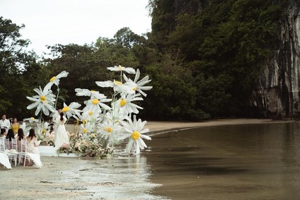 Daisy wedding in Thailand