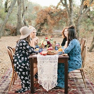 Bohemian Outdoor Friendsgiving Inspiration