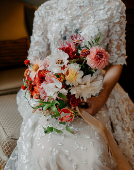Gorgeous romantic fall bouquet