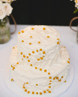 Mini Daisies Wedding Cake