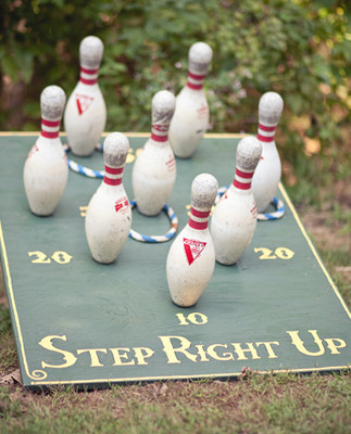 Old world circus bowling game