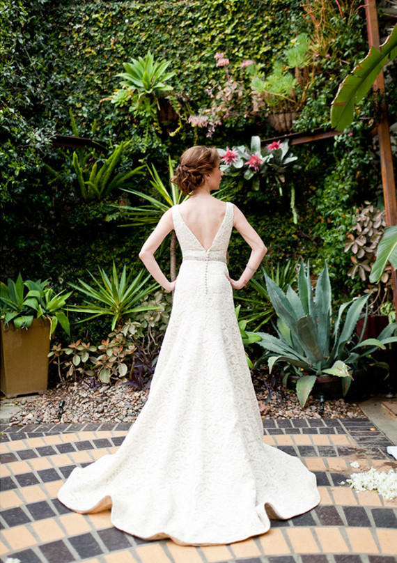 Monique Lhuillier V-neck Lace Dress