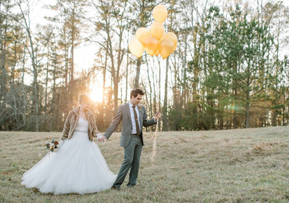 gold balloons winter wedding portrait Inspiration