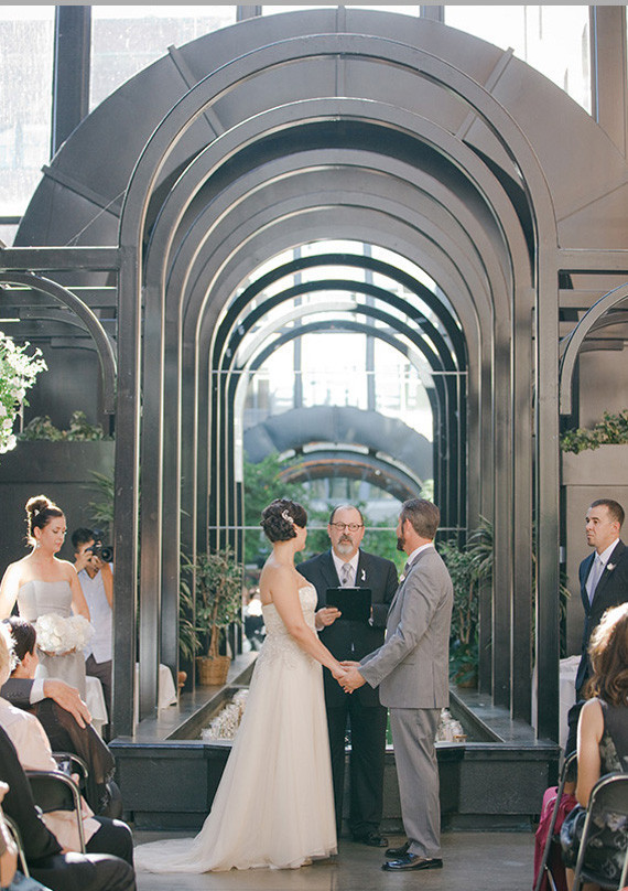 Court in the Square Vintage Glam Ceremony