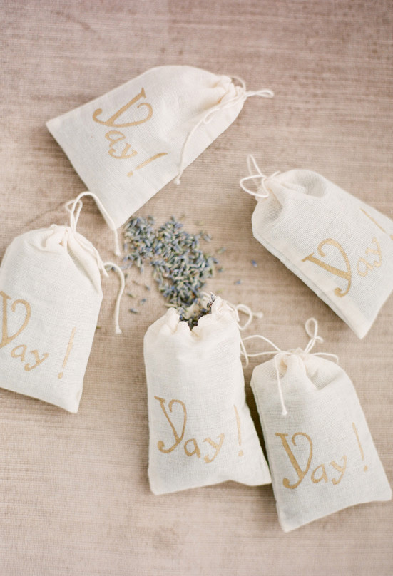 Vintage wedding favors