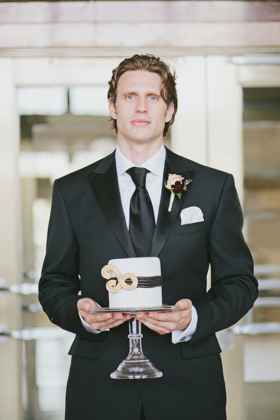 Black & gold Art Deco wedding cakes