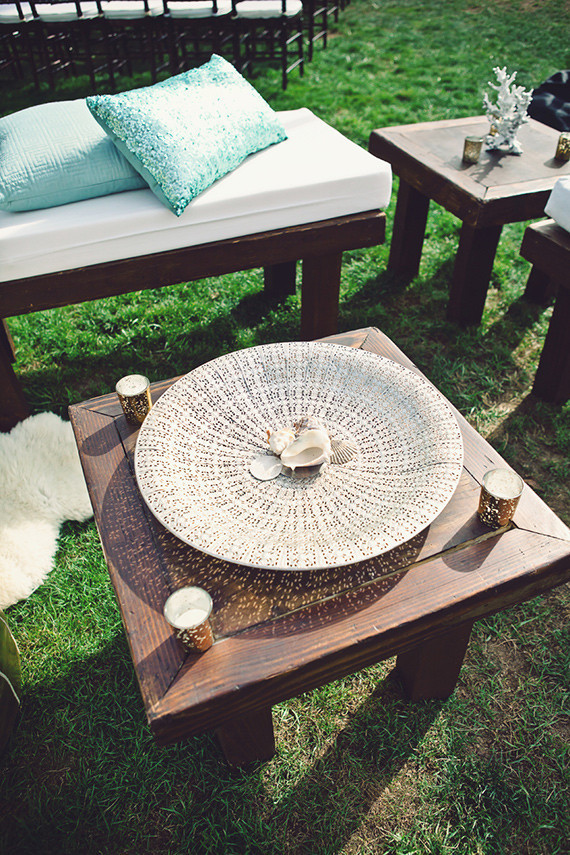 Outdoor lounge area decor