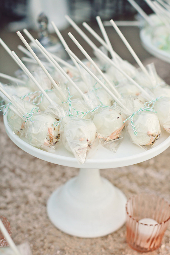 White cake pops