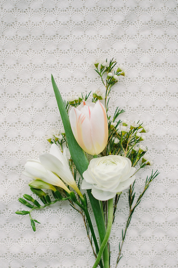 Spring Newborn Photos by Corrina Walker Photography | 100 Layer Cakelet Inspiration