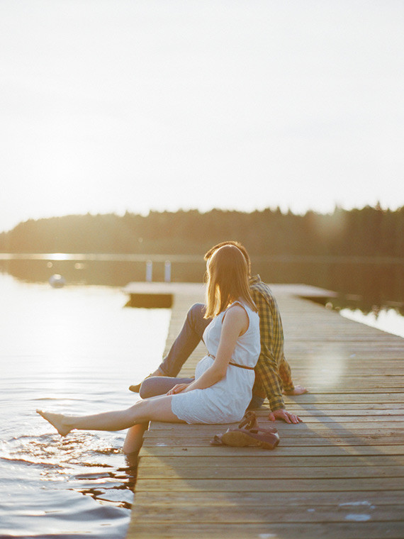 Lakeside early summer maternity photos in Karelia Russia | Ksenia Milushkina Photography | 100 Layer Cakelet Inspiration
