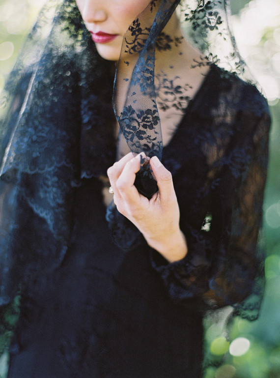 Black lace veil