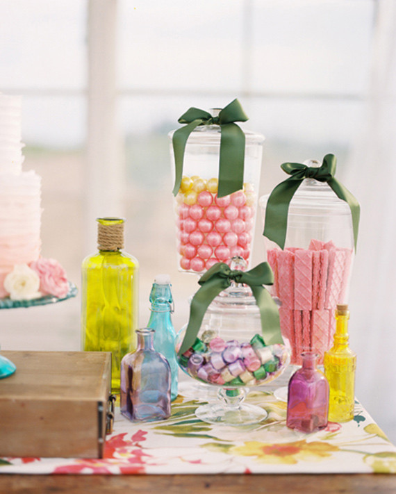 Modern dessert table