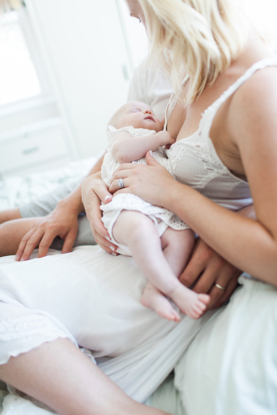 Mother and baby lifestyle photos by Poiema Photography | 100 Layer Cakelet Inspiration