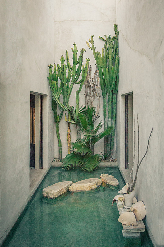 Modern Philip Dixon house wedding