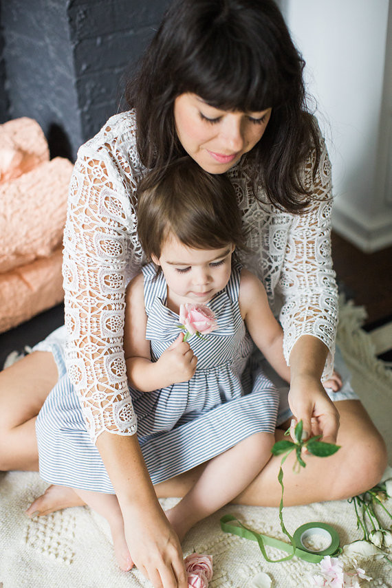Mother daughter tea party by Bows and Arrows Flowers and NBarrett Photography | 100 Layer Cakelet Inspiration
