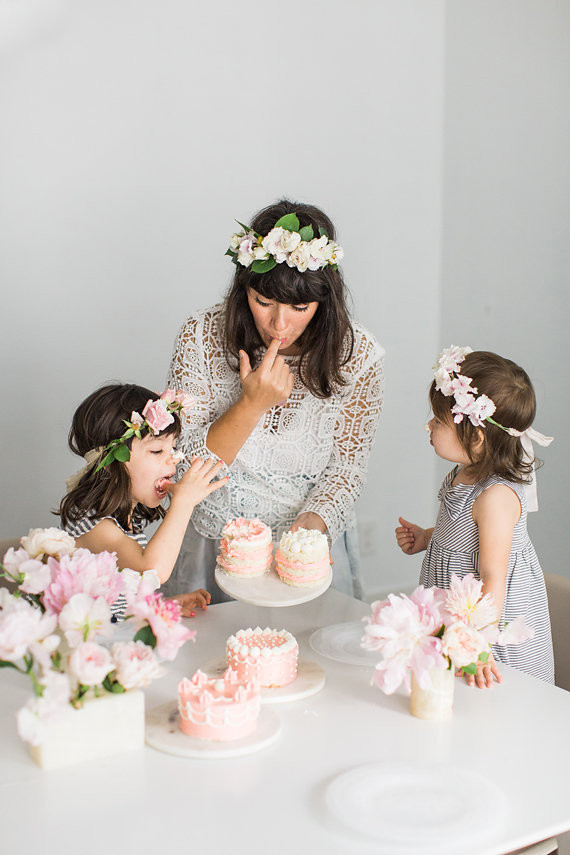 Mother daughter tea party by Bows and Arrows Flowers and NBarrett Photography | 100 Layer Cakelet Inspiration