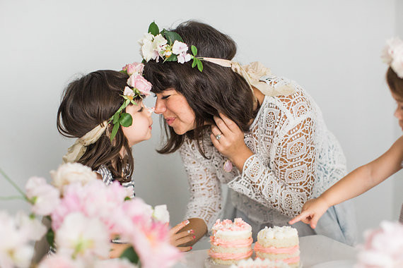 Mother daughter tea party by Bows and Arrows Flowers and NBarrett Photography | 100 Layer Cakelet Inspiration