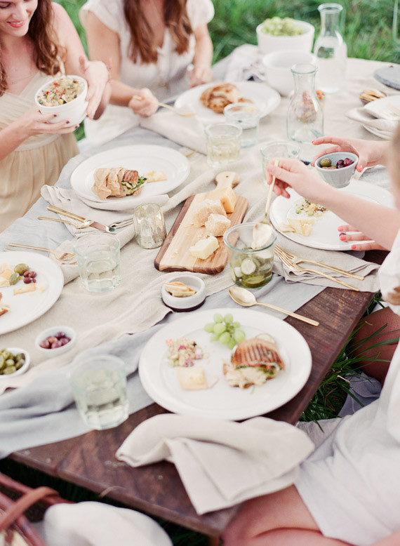 Outdoor spring picnic inspiration