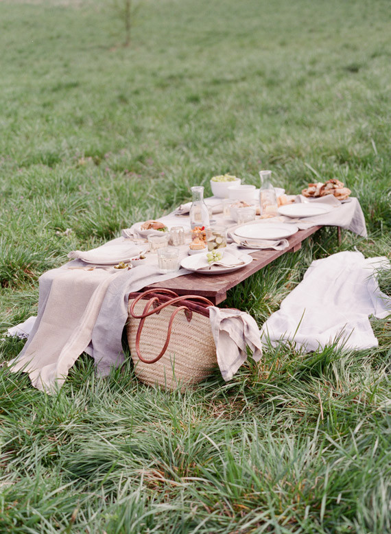 Outdoor spring picnic inspiration