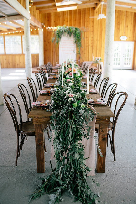 Ivy table garland Inspiration