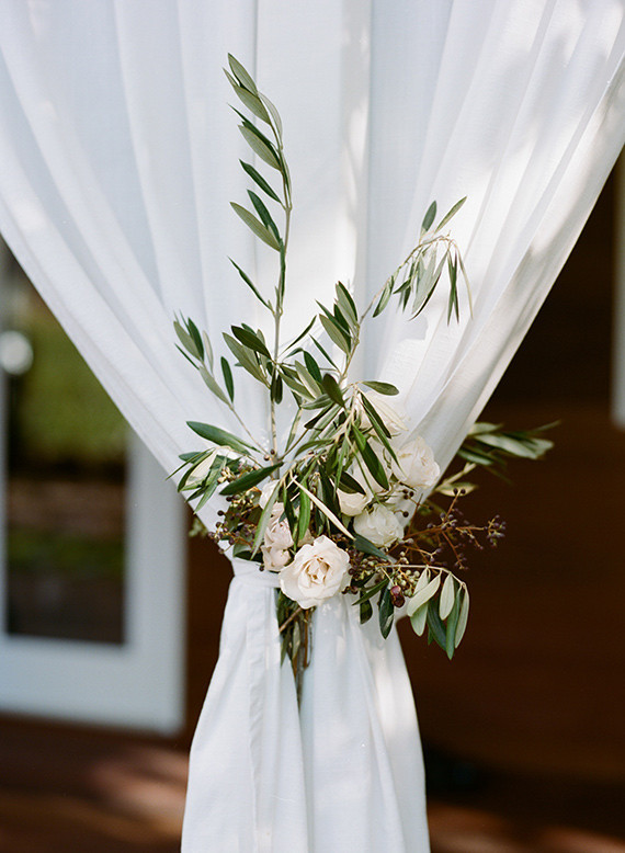 Floral drappery garland