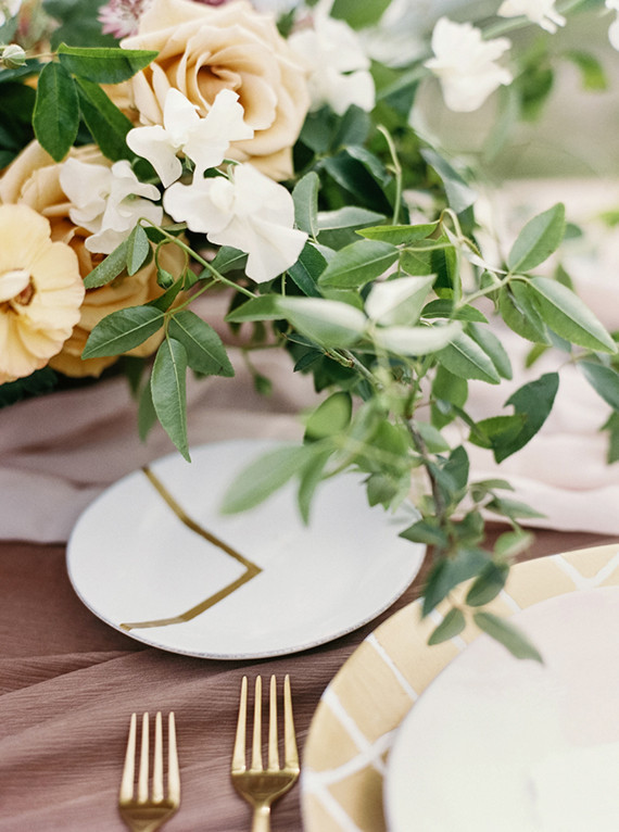 Organic coastal tablescape
